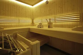 Luxury family holiday home, private sauna and Jacuzzi terrace with great views - Image 3