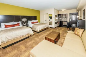 Studio Suite | Shared Outdoor Pool + BBQ Area - Image 5