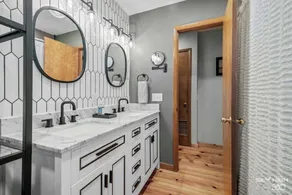 MCM Lakehouse - Direct Lake Access - Sleeps 8 - Image 2