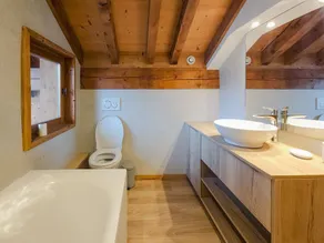 Cabaña en el corazón de St Martin de Belleville, cerca del telesquí, 5 habitaciones, 112 m² - Image 2
