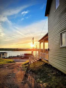 Saltwater, ocean views and sunsets - Image 2