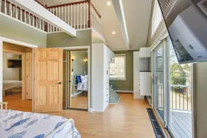 New England Cottage! Water Views & Decks - Image 4