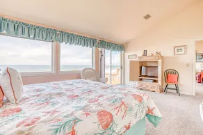 Beautiful, Family-Friendly South Beach Newport Oceanfront Home w/ Bunk Room! - Image 4