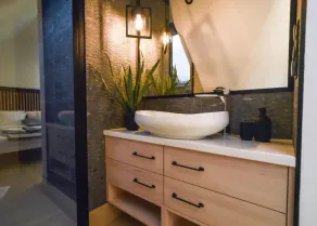 Holiday home, bedroom with bathtub, jacuzzi - Image 4