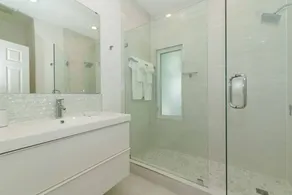 Familienfreundliches wunderschönes Ferienhaus mit Grill, Terrasse und privatem Pool - Image 4