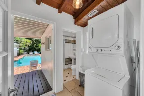 Steps from Beach Quaint Cottage Heated Pool Sand Key RESlDENCES - Image 4