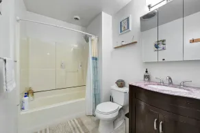 City living W/Hot tub, Pool Table, Movie Theater! - Image 2