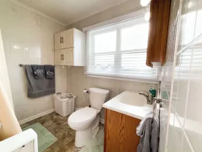NEW- 1 Bed, 1 Bath, Sleeps, 4, Close To Boat Launch, Recently Renovated, Clean - Image 3