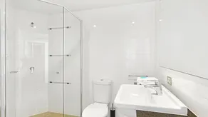 Modern Apartment with Hinterland Views Sierra Grand Broadbeach - Image 3
