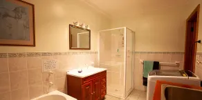 Moorhead Beach Cottage - Wallaga Lake Rd 60 - Image 3