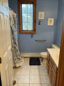 Beautiful, Spacious, Cozy Adirondack Hidden-Gem in Huletts Landing, Lake George! - Image 4