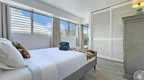 Waikiki Studio Apartment with great Ala Wai Canal Views - Image 4