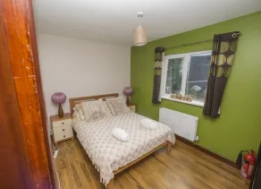 Beautiful seafront cottage, extensive private gardens, stunning sea views. - Image 4