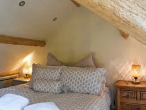 You’ll love this romantic bolthole. - Image 4