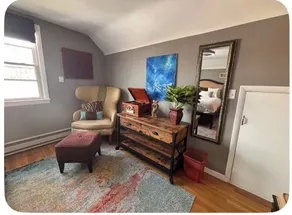 Lovely 1 Bedroom 1 Bathroom apartment located near everything! - Image 4