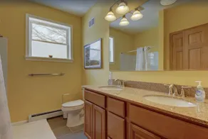 Tranquil mountain view home near downtown North Conway Mountain Views. Cable TV. - Image 3