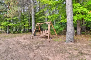 The perfect den surrounded by natures beauty to enjoy with your loved ones! - Image 2