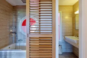 Stylish 6 en-suite bedroom Villa overlooking the Sea - 7km from Corfu town - Image 2