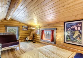 Log Cabin with Amazing Mountain & Lake Views  (allergy-friendly) - Image 3