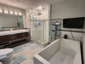 \"Charlie's on the North Channel\" Beautiful Home - Image 3