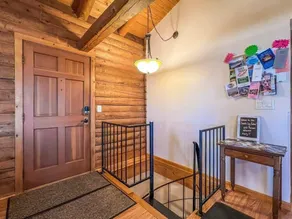 Elkhorn 3 Bedroom 2 Bathroom Log Cabin Sleeps 8 - Lincoln Log Cabin - Image 2