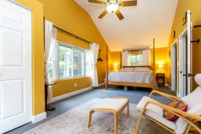 Fully Furnished 3br home on a quiet dirt road - Image 5