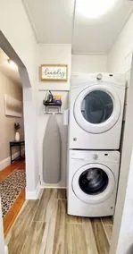 Centrally located in the heart of Boston near T - Image 2