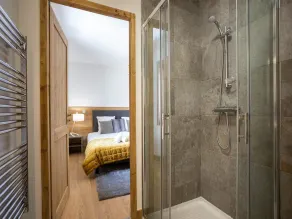 Apartment in Plagne 1800 with Ski-in/Ski-out - Image 2