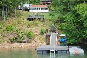 Splendor Cove Retreat… Lakefront m / dock, Enormt gård, Lake Toys, Stream w / wfall - Image 2