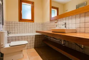 Ferienhaus in einer ruhigen Urbanisation, umgeben von Pinienwäldern und Bergen - Image 5