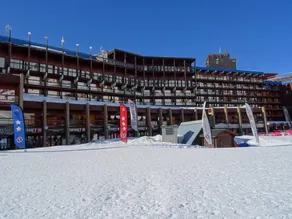 Ski-in/ski-out & foot of the slopes, 4th floor, view ski slopes, balcony, tv, 28m², Les Arcs - Image 5