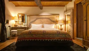 5 Senses luxury villa with jacuzzi - Image 5