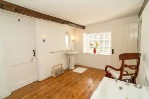 A unique 300 year old Grade 2 listed property sleeping a MAXIMUM 30 guests. - Image 2