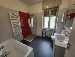 Large air-conditioned apartment with private courtyard - Image 2