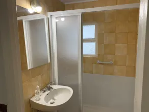 Well equipped apartment with easy parking. Ideal starting point for your routes. - Image 2