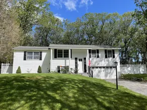 Fully renovated- 2 LIVING ROOMS, HOT TUB, POOL, GAME ROOM, FIREPIT, PAGODA. - Image 2