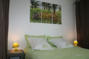 Lisieux sommerhus med have og parkering - Image 5