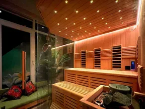 Floating Hideaway- Coco de Mer - Image 2