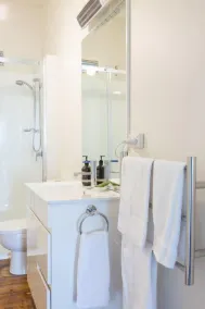 Highbury Apartments - Image 3