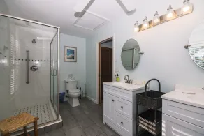 907 Shelter Cove-Beautiful Dog Friendly Cottage on Lagoon; Gated Community; Screened Porch - Image 3