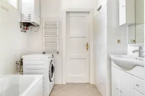 Airy Hietzing 4BR w/ Community Garden & Private Terrace, by Blueground - Image 2