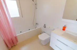 Club Villamar - Grande et accueillante située dans un quartier résidentiel, avec piscine privée e... - Image 3