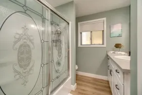 Home away from Home! Clean and bright remodeled 3 bedroom home w all essentials! - Image 4