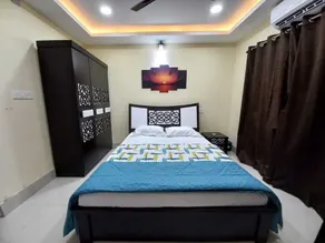 executive private room in bed and breakfast with pool - Image 4