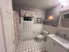 Near Old Silver Beach Falmouth-Two bedroom,private bathroom & kitchenette studio - Image 3