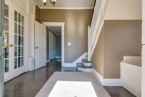ONLY 3 miles from Broadway! - Greenwood Getaway - Image 2