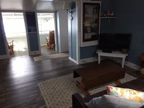 Quaint cottage on the water - Image 2