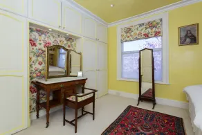 Veeve - The Gallery of Colour - Image 4