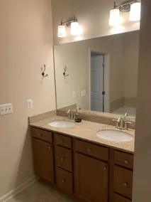 Entire home just minutes from the beach! - Image 3