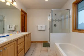 130 Meisel Drive 4 Bedroom Townhouse by RedAwning - Image 4